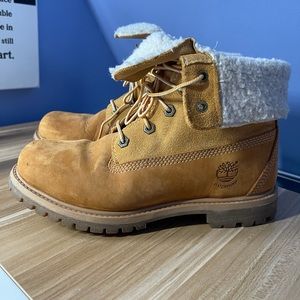 TimberLand Fleece Fold Down Boots size 7.5